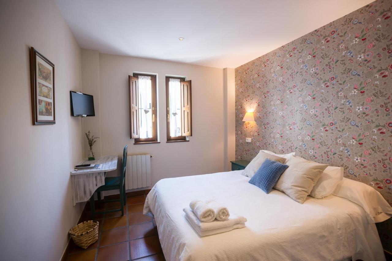 Hotel La Fuentona De Ruente Esterno foto